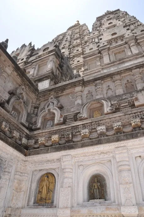 facade mahabodhi temple bodhgaya - india