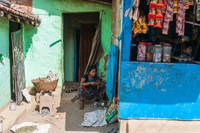scene of life inhabitants bodhgaya - india