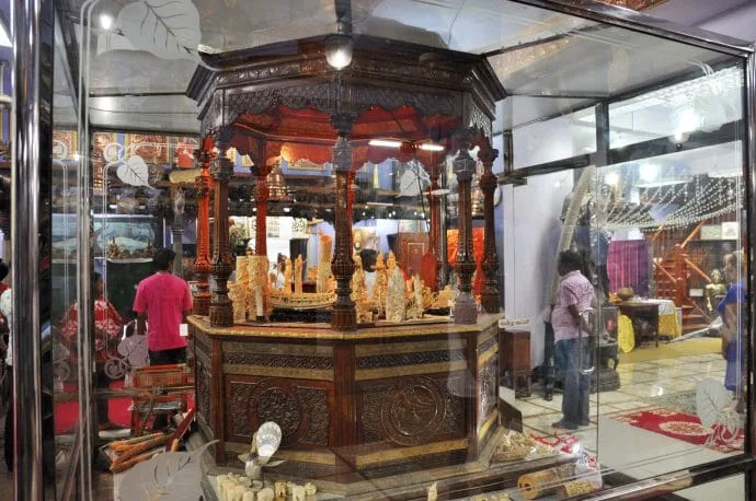 gangaramaya temple - colombo - sri lanka