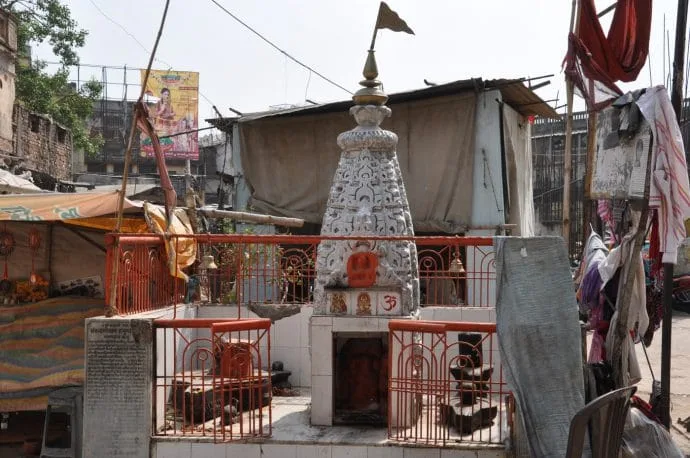 prayer altar varanasi - india