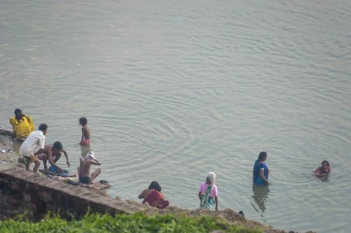bathing ganges varanasi - india