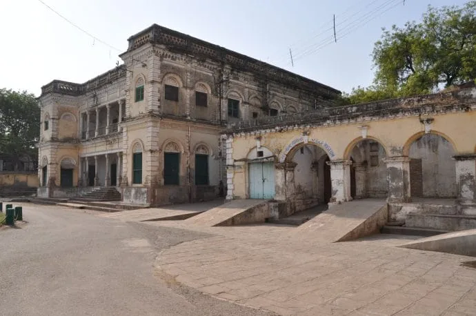 courtyard fort ramngar varanasi - india