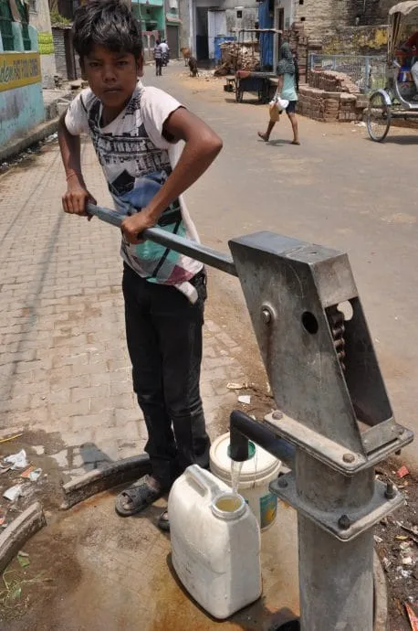 drinking water well street varanasi - india