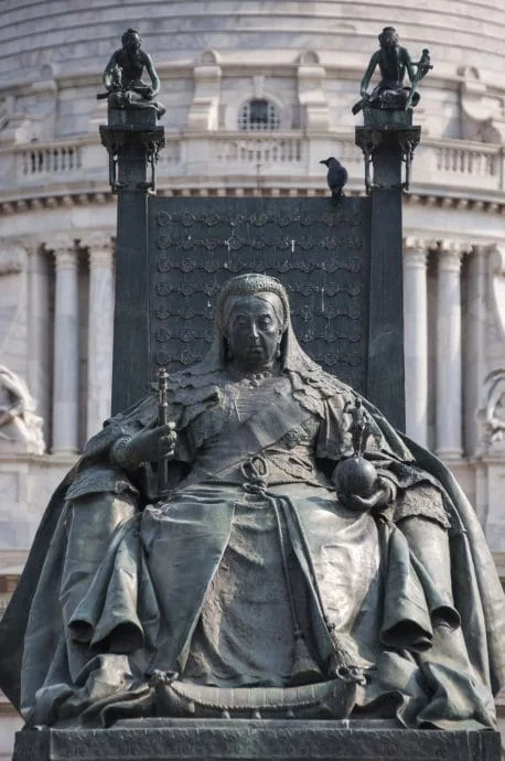 statue victoria memorial calcutta - india
