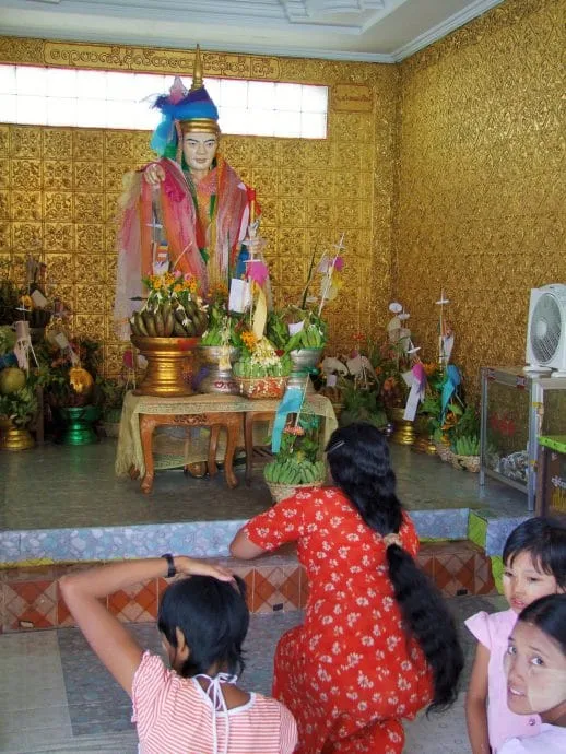 temple Yangon 2008 - Myanmar