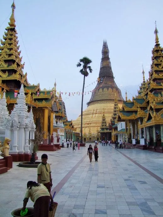 shwedagon pagoda Yangon 2008 - Myanmar