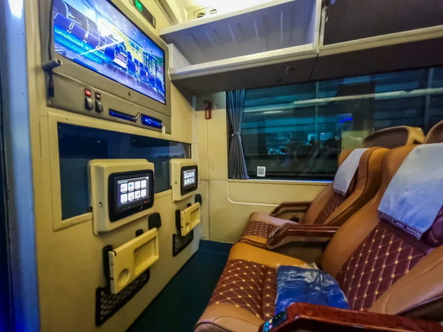 interior vip bus bangkok Vientiane