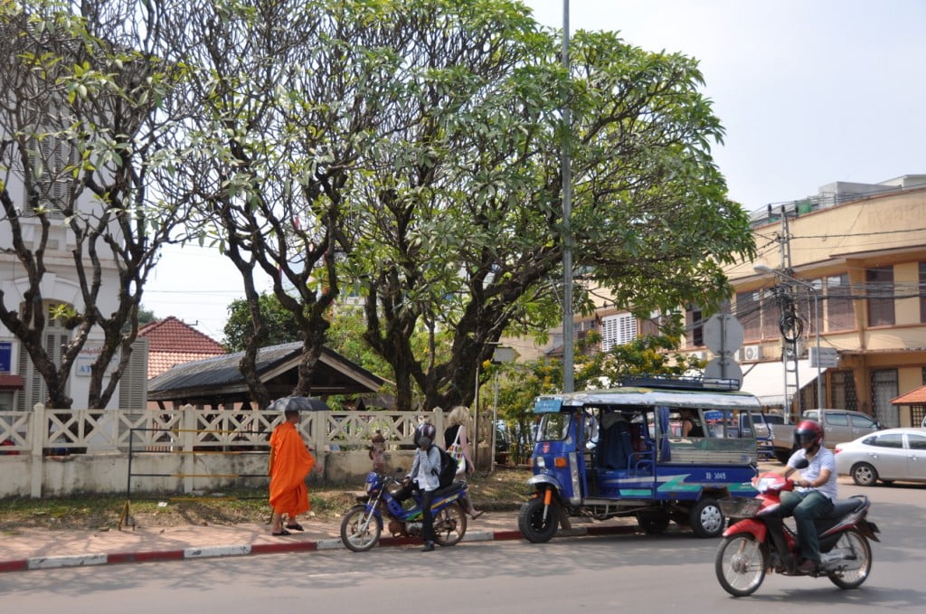 Ambiance de rue à Vientiane.