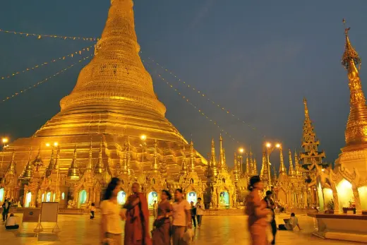 shwedagon pagoda yangon 2008