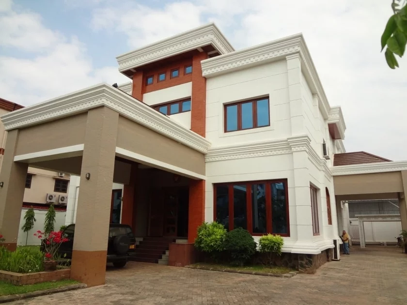 thai embassy in vientiane
