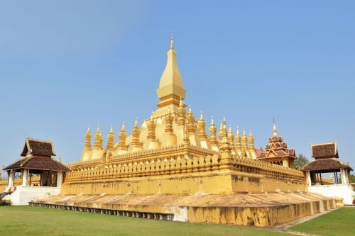 chedi that luang vientiane