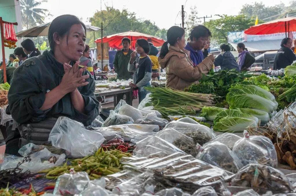 Khong Chiam Market