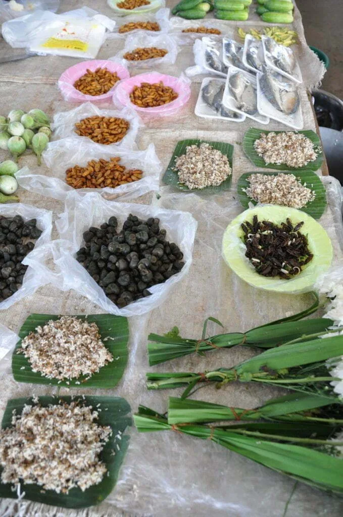Khong Chiam Market