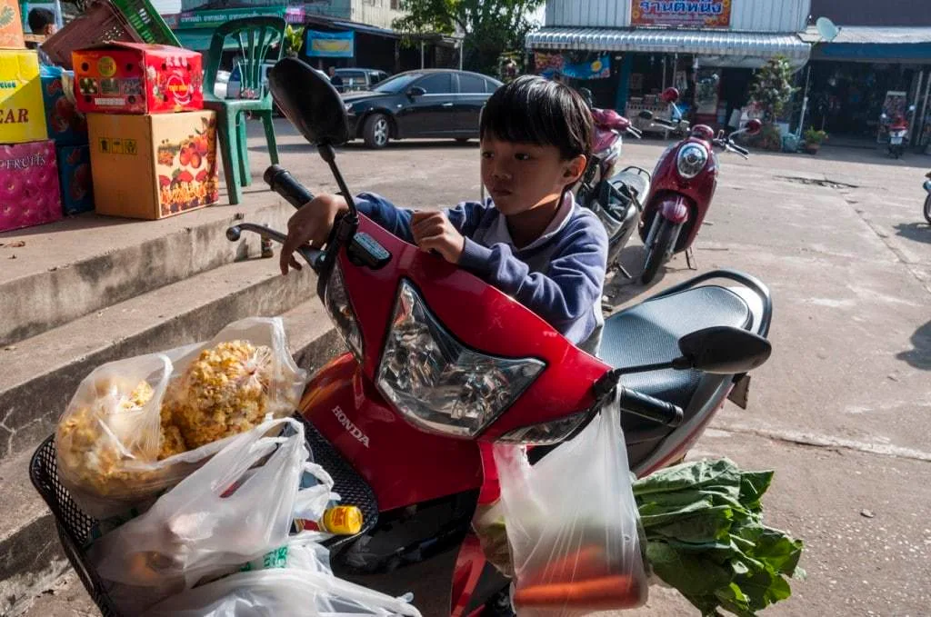 Khong Chiam Market