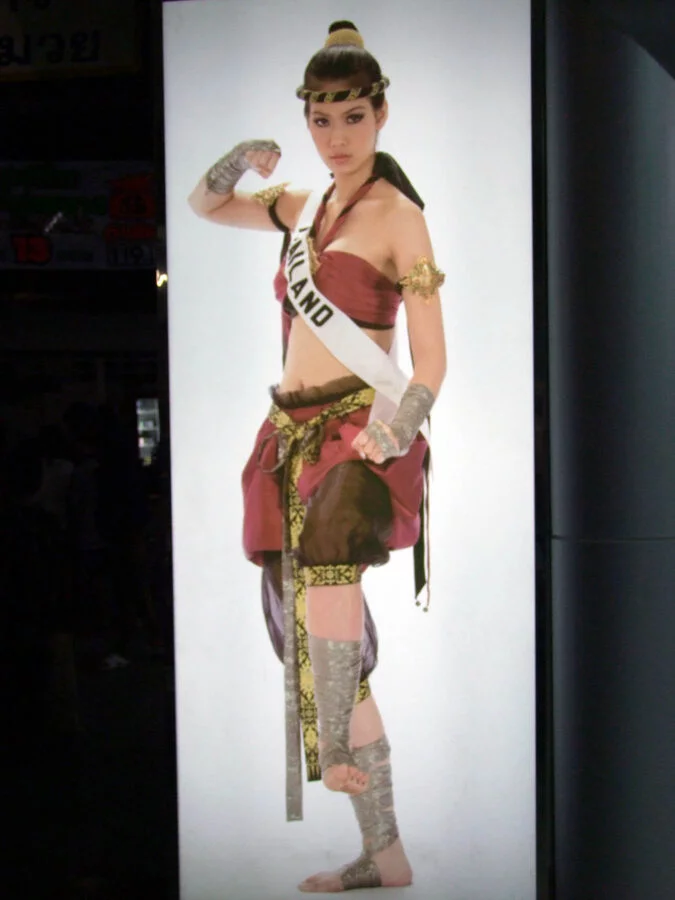 lady muay thai thailand
