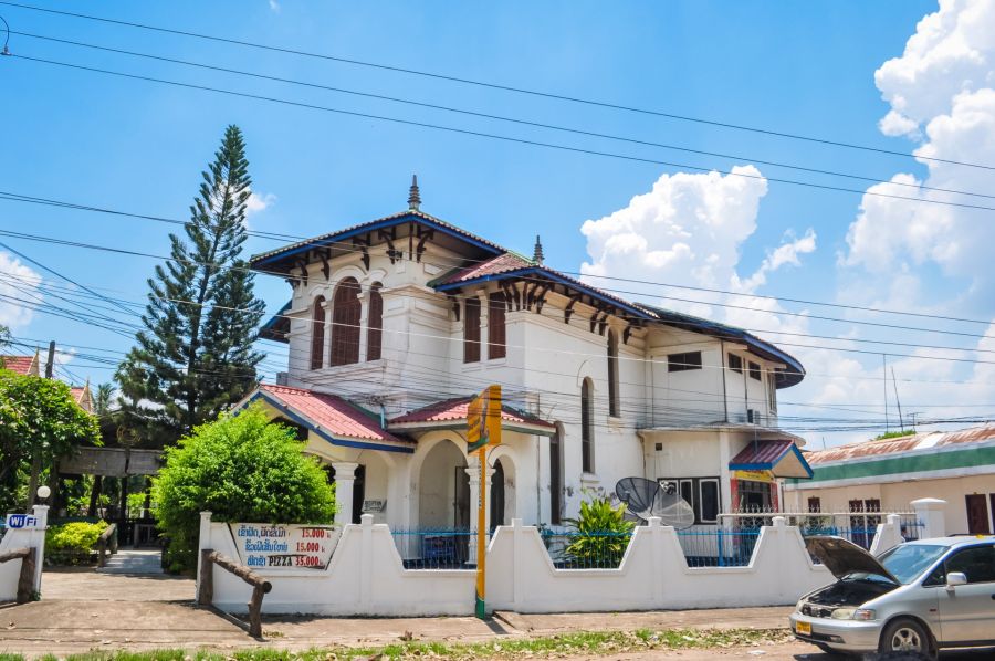 ancienne maison coloniale ex mekong hotel savannakhet
