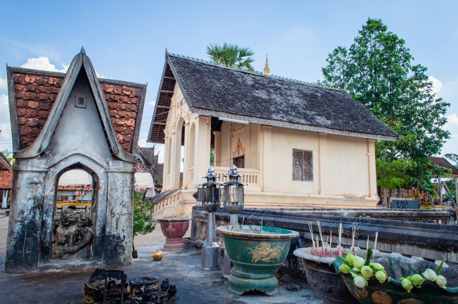 autour enceinte du that ing hang savannakhet laos