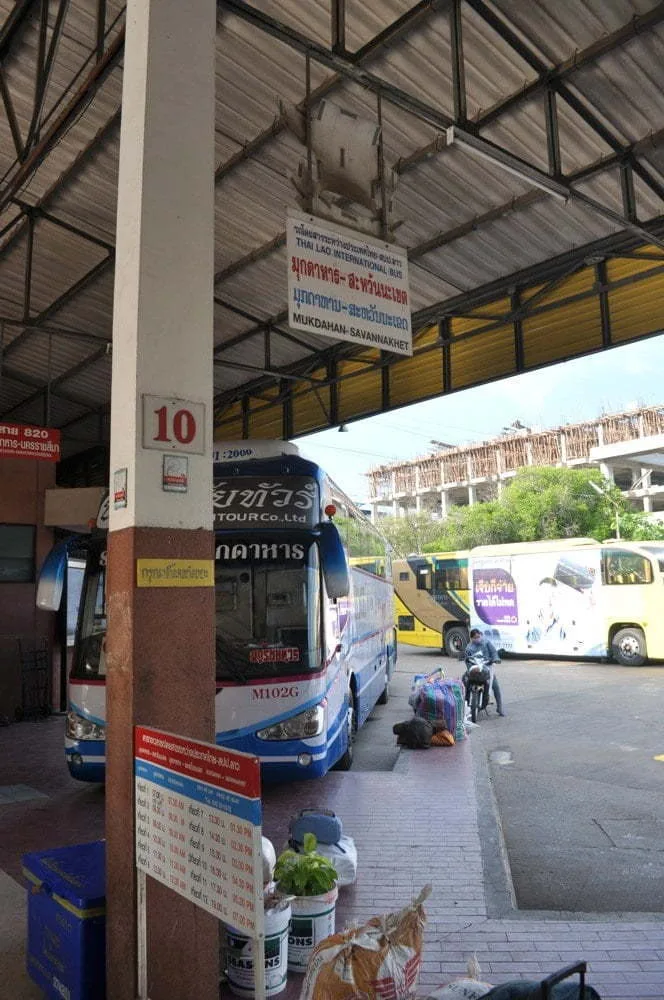 Bus Mukdahan Savannakhet