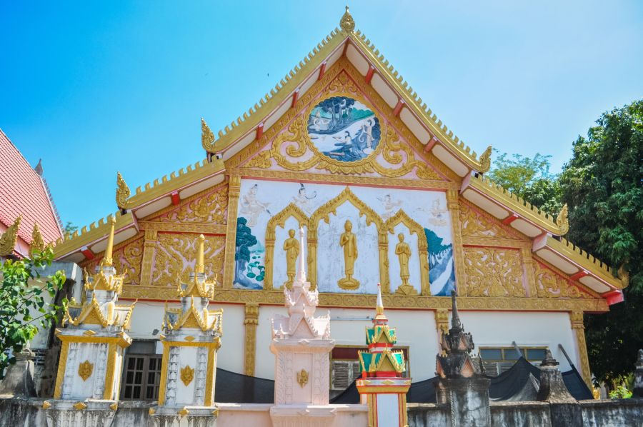 detail batiment au wat saynhaphum savannakhet laos