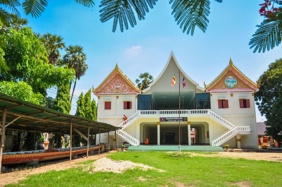 ecole moines wat saynhaphum savannakhet laos