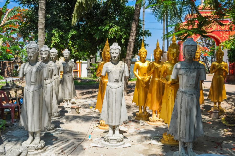 fabrications de statues au wat saynhaphum savannakhet laos
