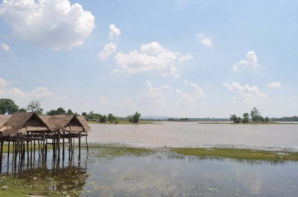 savannakhet lake laos