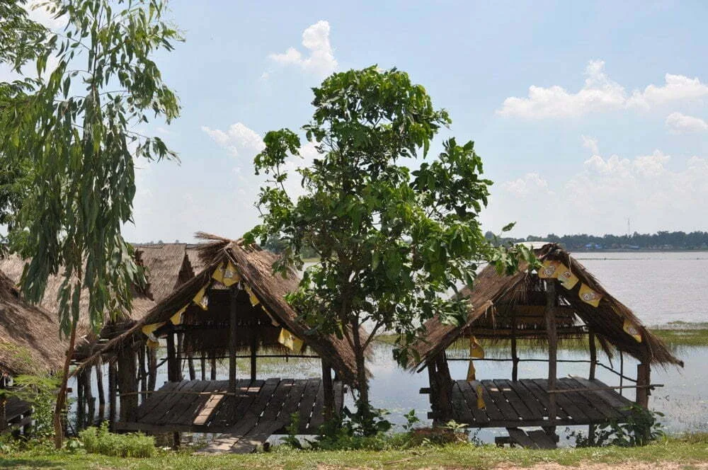 savannakhet lake laos