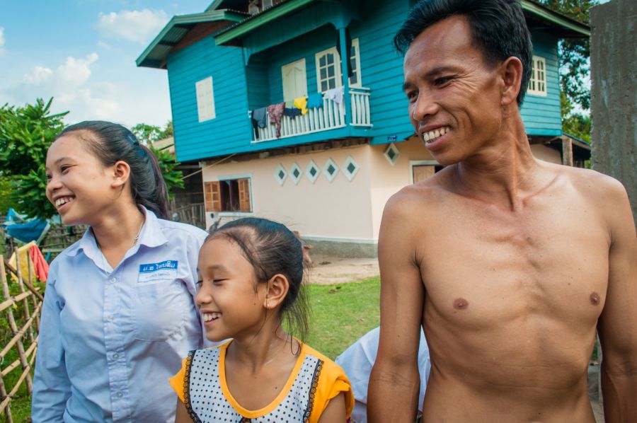 rencontre avec habitants du village de phonsim savannakhet laos