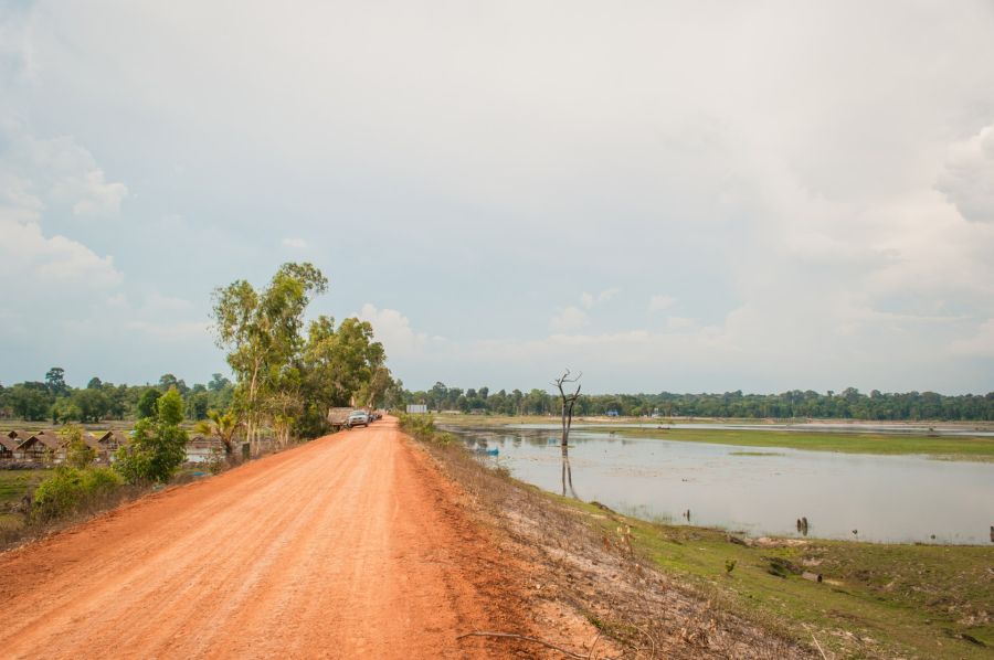 route longeant le lac aux tortues nong tao savannakhet laos