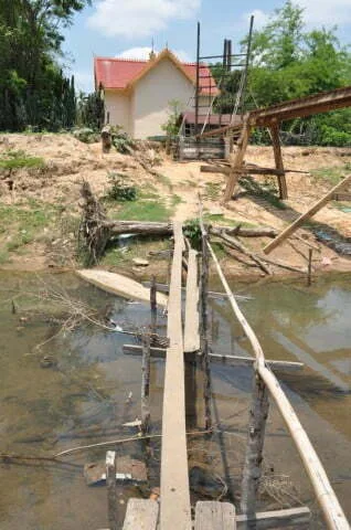 temple village thakhek laos