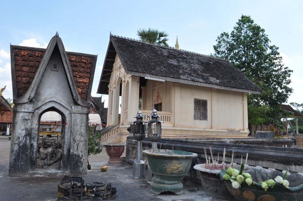 temple That Ing Hang Stupa savannakhet