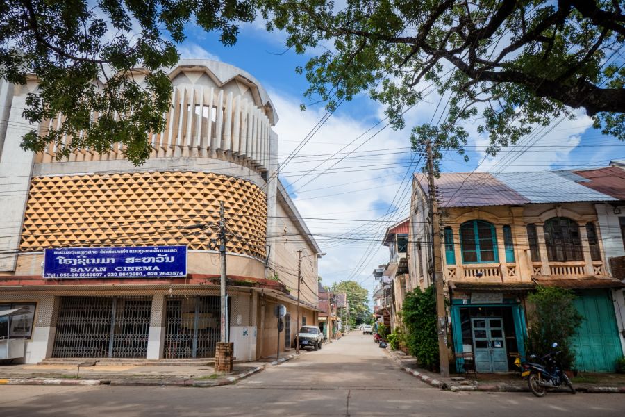 vieux cinema et sanook cafe savannakhet laos