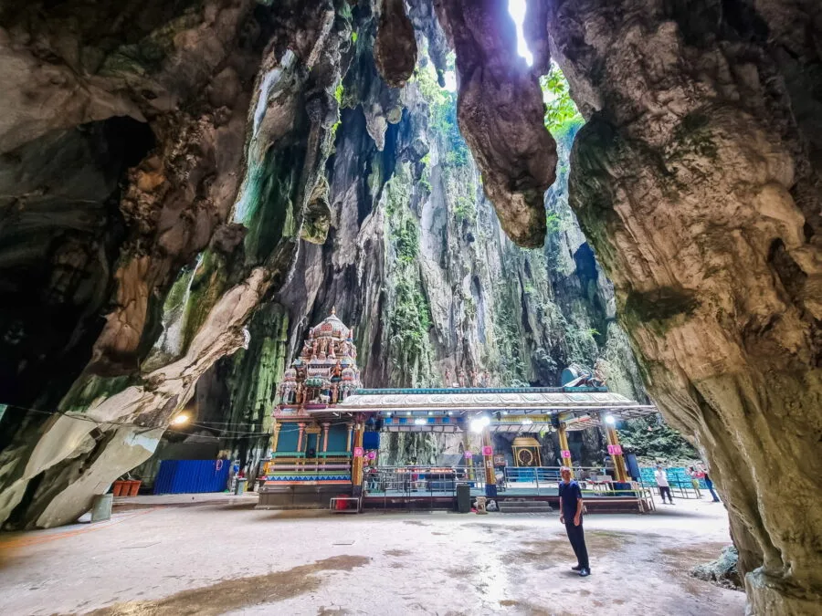 hindu temple batu caves kuala lumpur