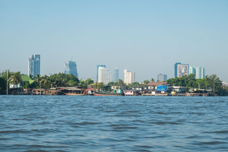 traversée du chao phraya vers bang kachao bangkok