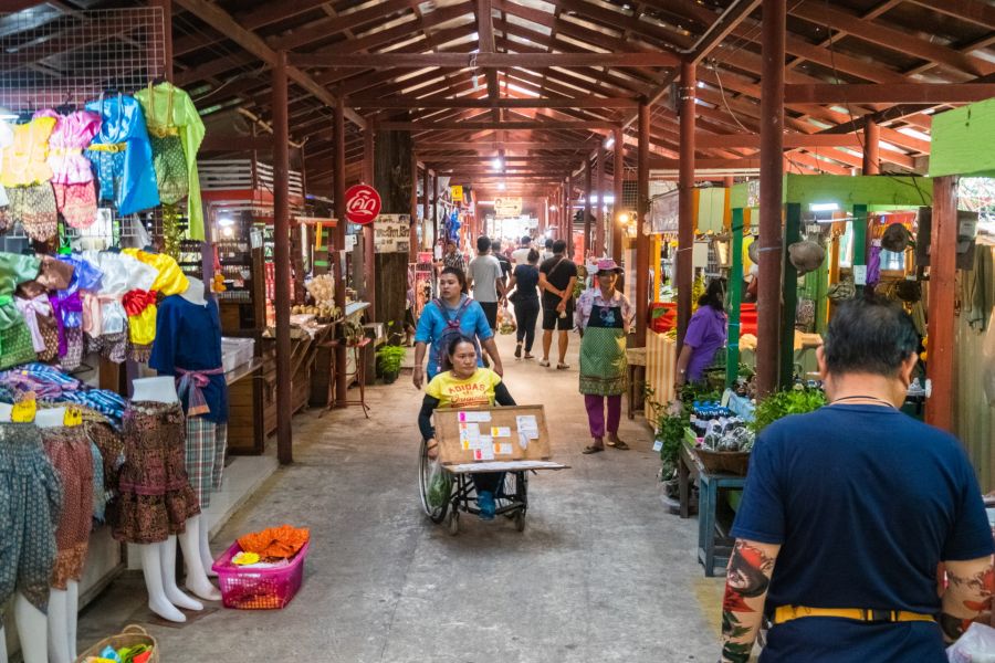 au marché flottant de bang nam phueng bang kachao