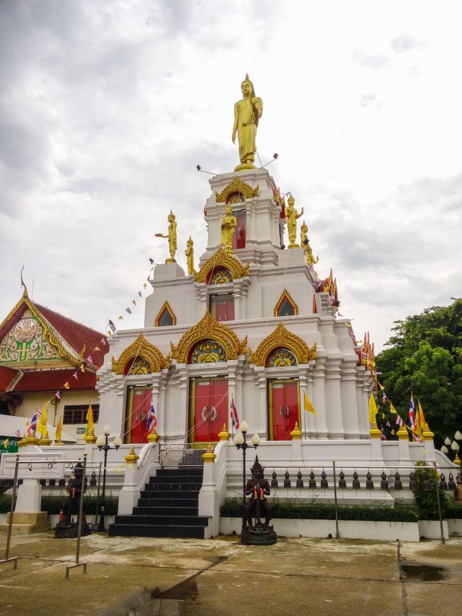 Chedi du Wat Bang Nam Phueng Nai à Bang Kachao