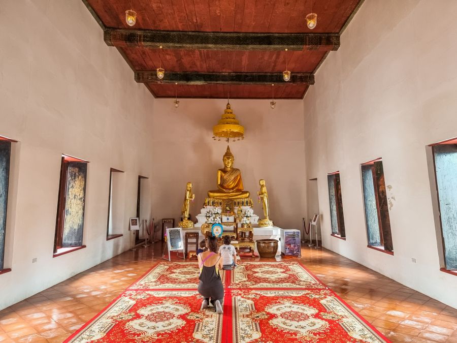 interieur de ubosot old wat bang nam phueng nok après rénovation bang kachao