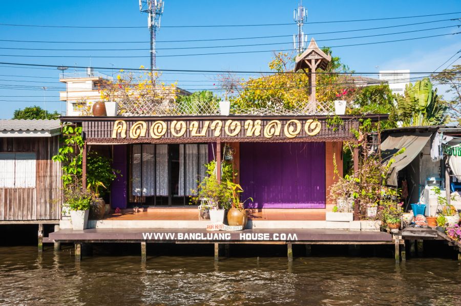 khlong bangluang house canal bangkok face a artist house