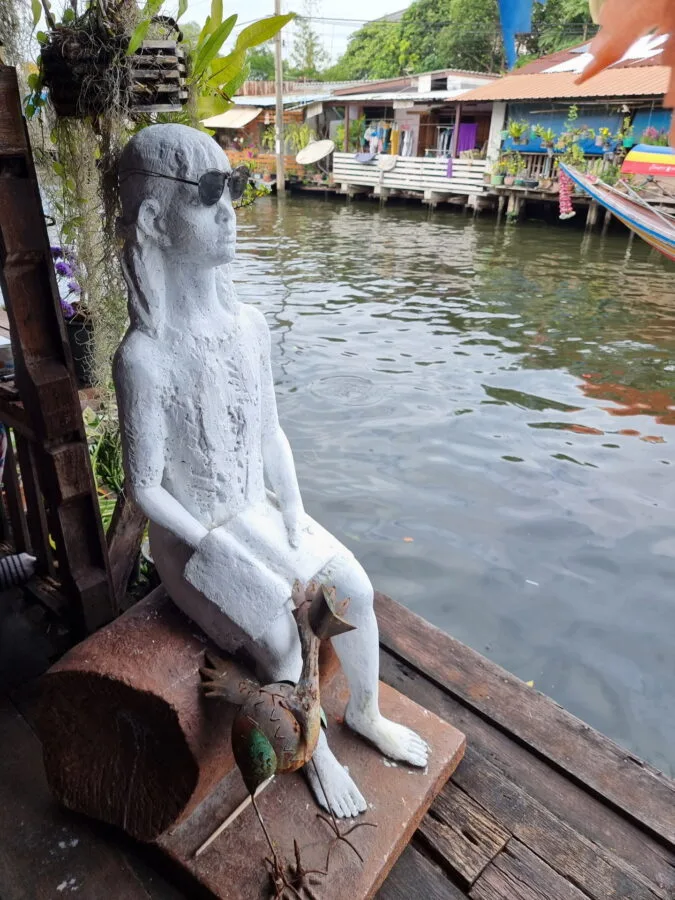 little girl statue artist house bangkok