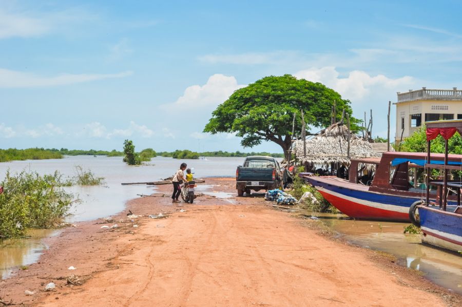 bord du lac tonle sap vers kampong phluk