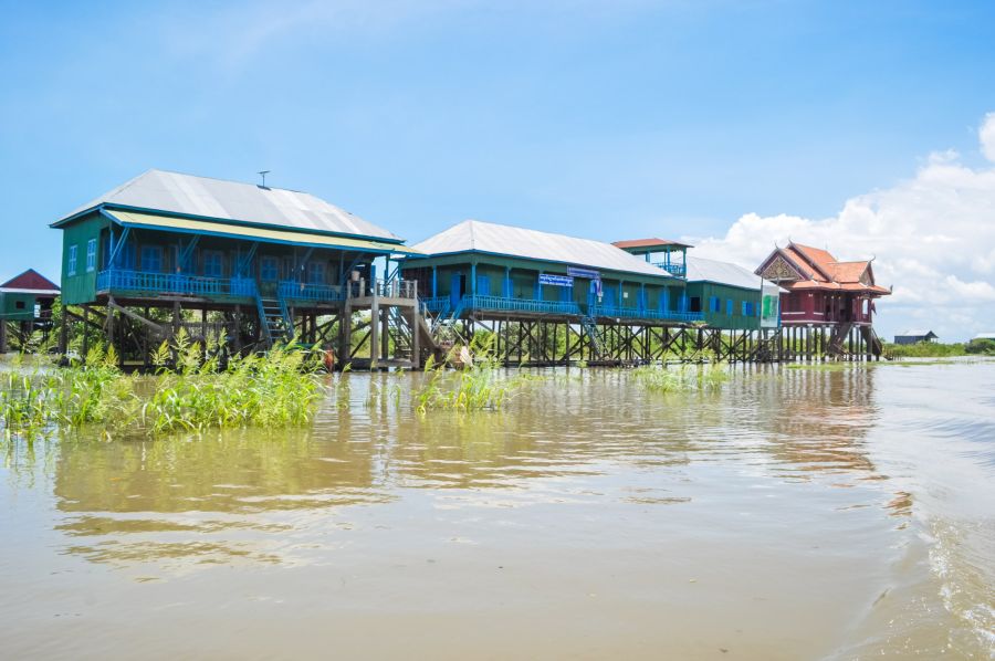 ecole et temple sur pilotis kampong phluk tonle sap