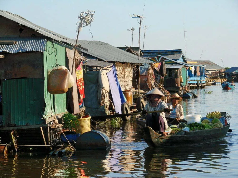 chong kneas floating village in 2007
