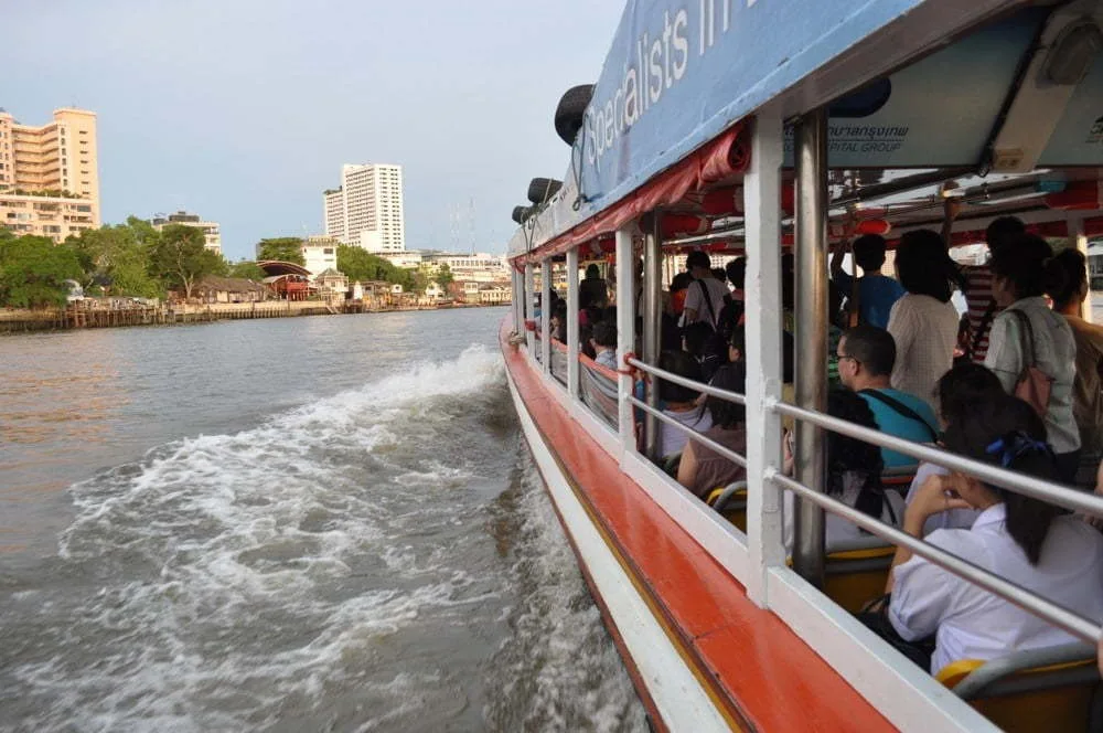 chao phraya boat bangkok