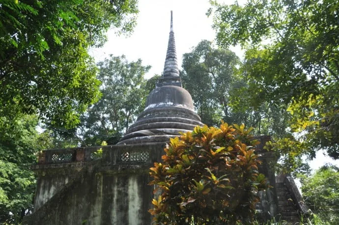 chedi wat thai yo songkhla