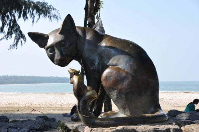 sculpture chat et rat songkhla