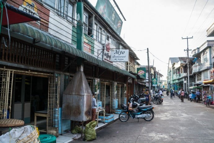 restaurant pathein birmanie