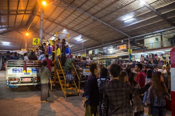 kyaiktiyo gold rock burma