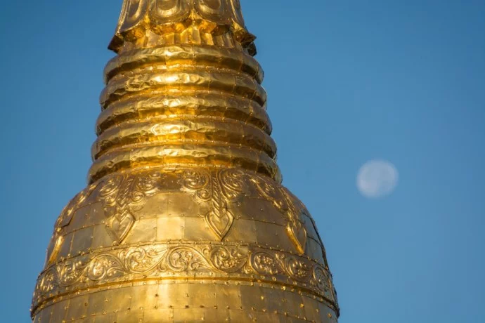 kyaiktiyo gold rock burma