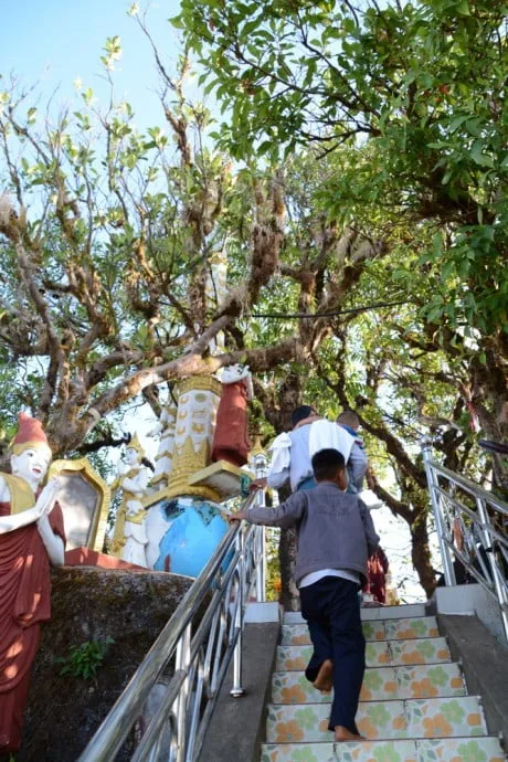 kyaiktiyo gold rock burma