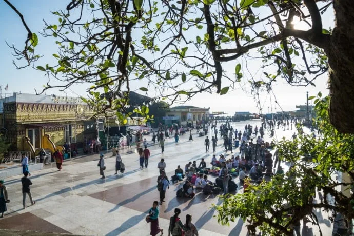 kyaiktiyo gold rock burma